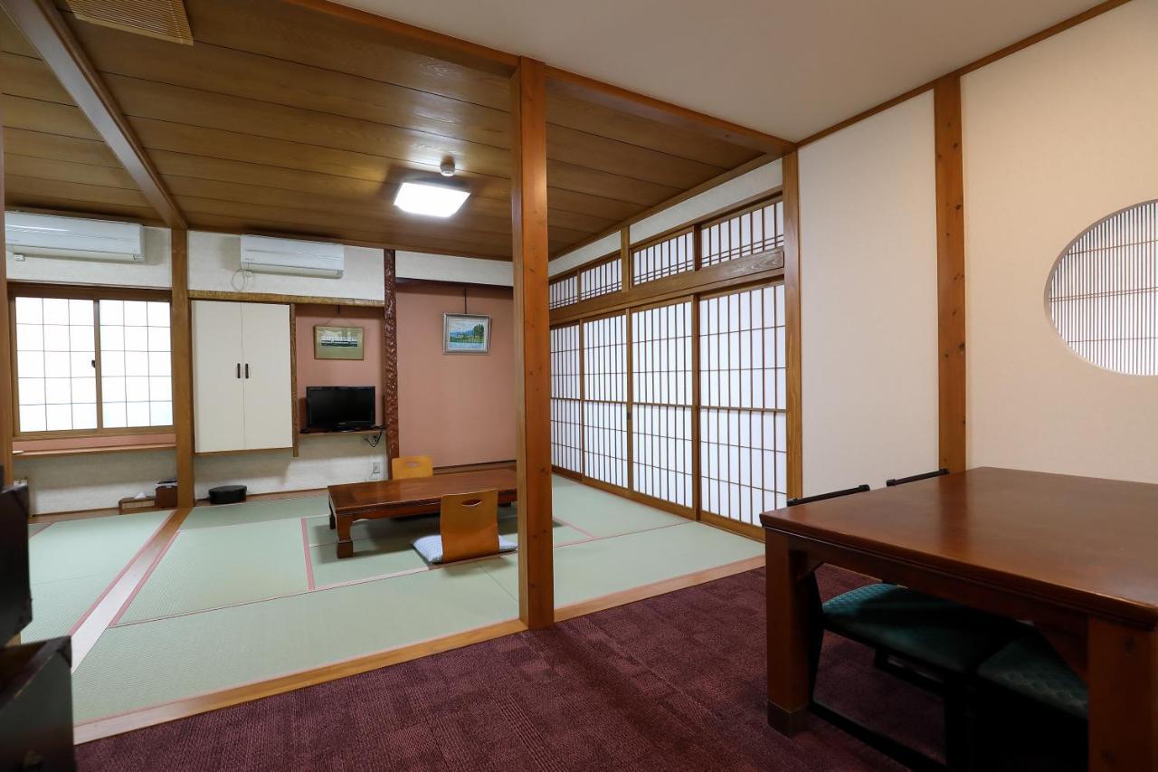 Tsukasaya Ryokan Tsuruoka Esterno foto